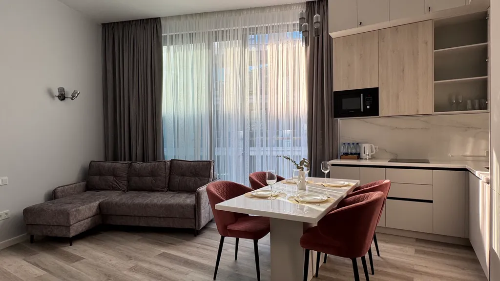 Апартаменты на первой береговой