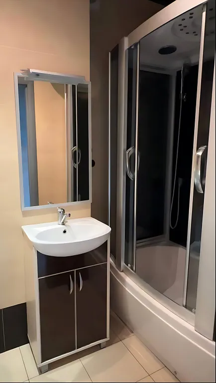 Уютная двухкомнатная квартира в сталинке в центре города