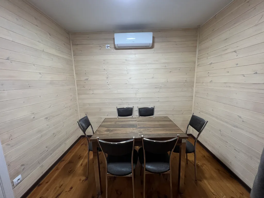 Коттедж с тёплым бассейном