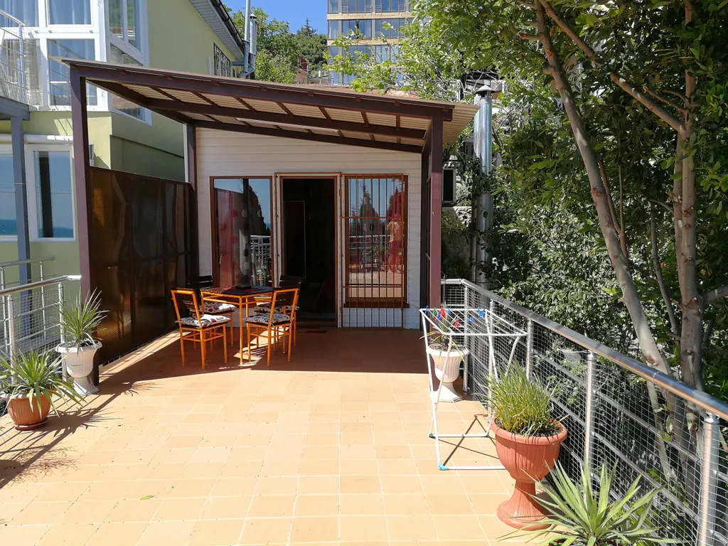 Студия с собственной террасой