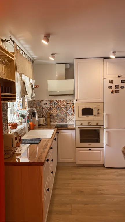 Orange House у Авачинской бухты