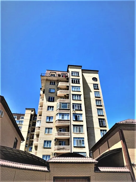 Квартира 2-комнатная Квартира — Махачкала