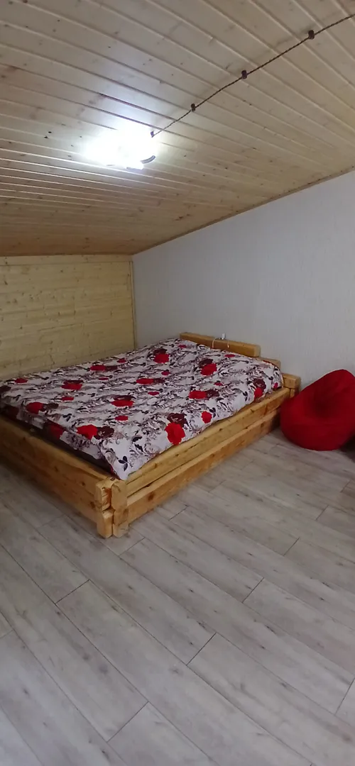 Большая кровать. 