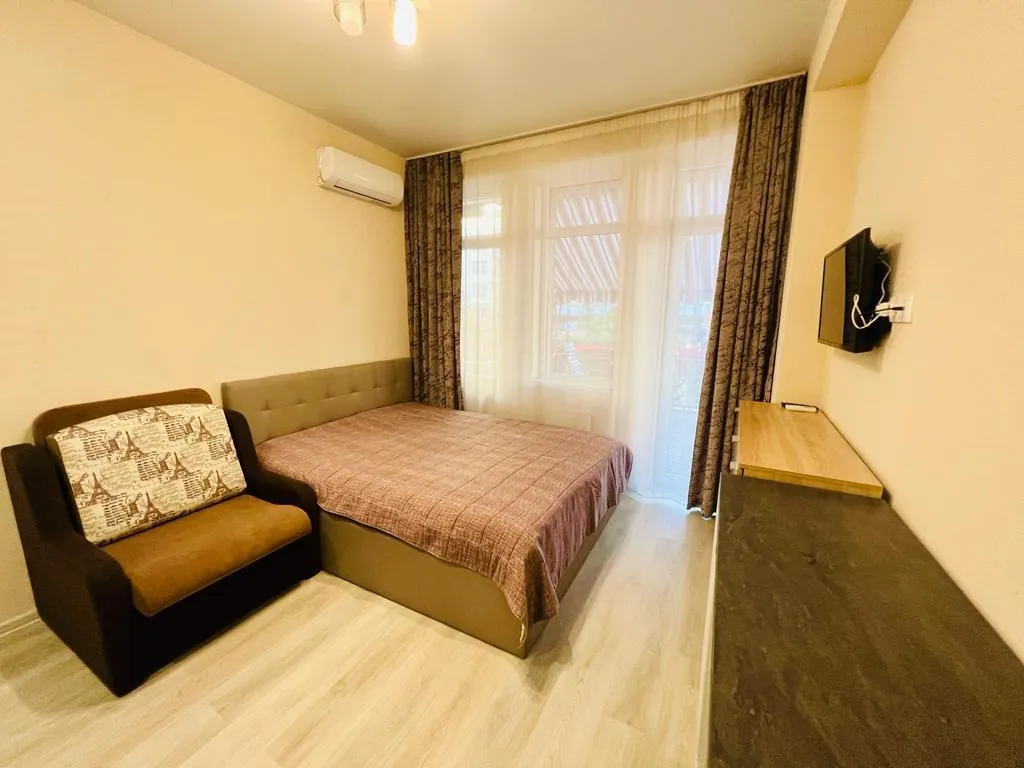 Светлая квартира с террасой рядом с морем