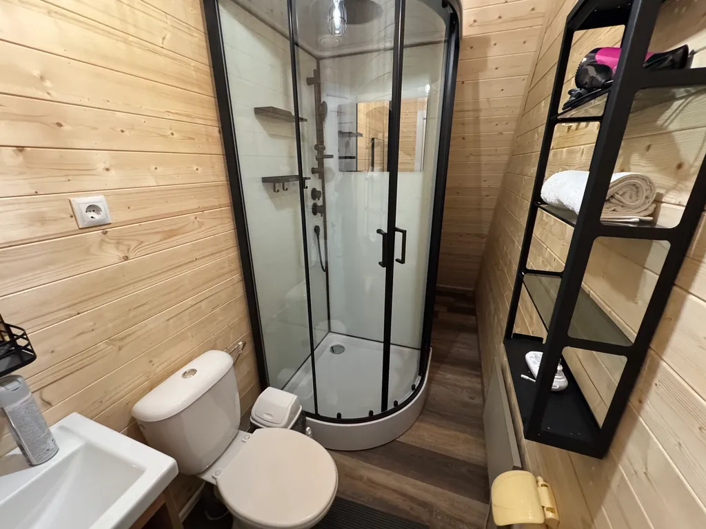 Новый коттедж в лесу