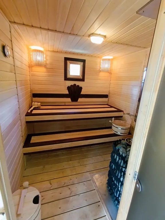 Дом комфорт класса у леса