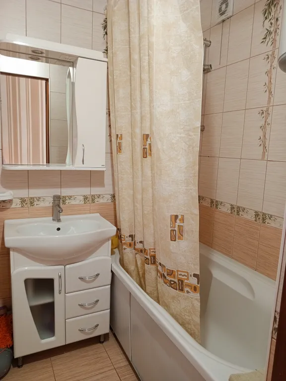 Уютная квартира находится возле можевеловой роще, вид на море и горы