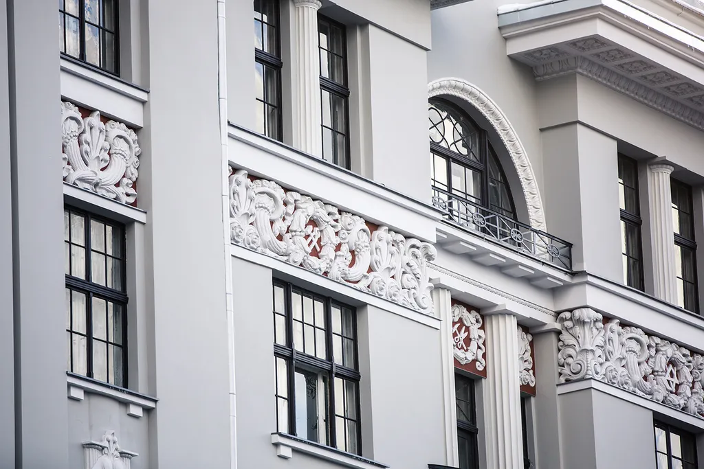 Art Deco One-Bedroom Suite in Library House
