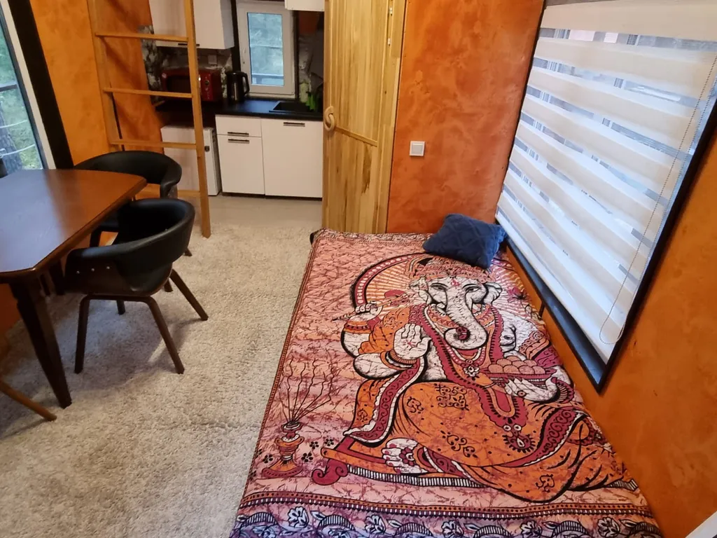 Дом панды среди елей до 3-х человек