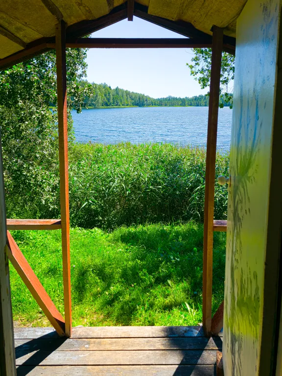 Дом с баней на берегу озера