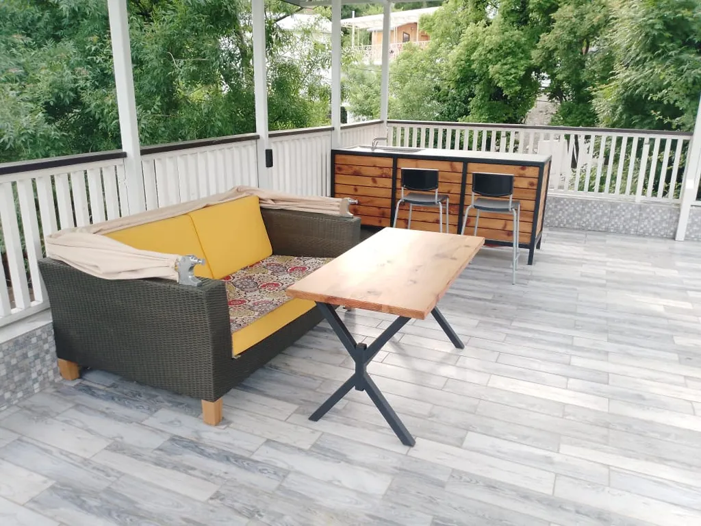 Студия комфорт на земле с двором, парковкой