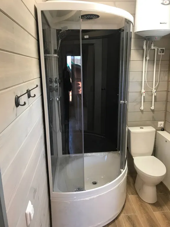 Деревенский отдых на берегу озера с городским комфортом