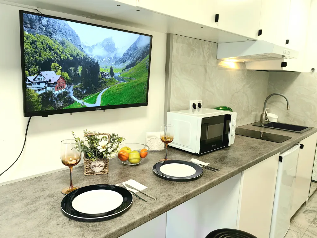 Квартира Квартира Уютная студия в частном доме с бассейном и мангальной зоной — Сочи