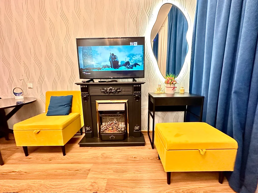 Студия с камином и кондиционером