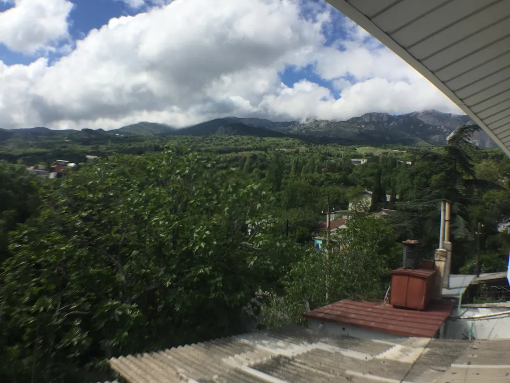 Просторный и уютный семейный номер с лоджией у моря