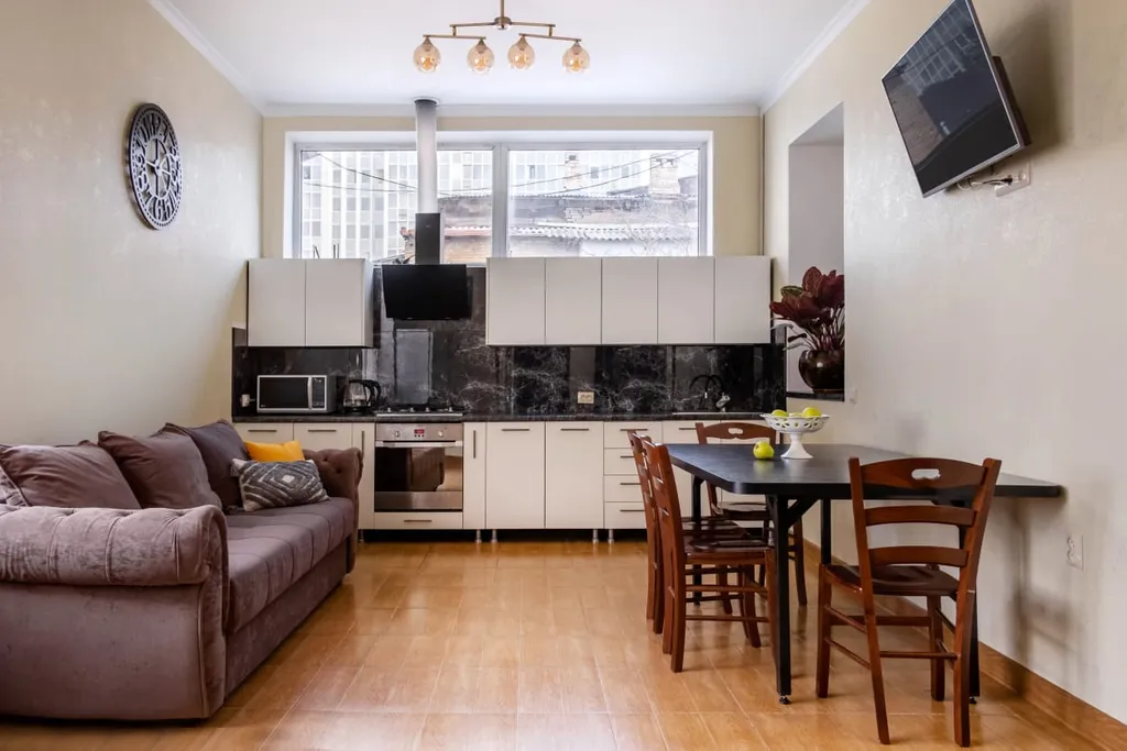 Квартира c Двумя Раздельными Спальнями и Балконом