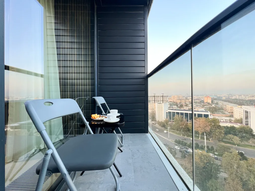 Современная стильная студия с видом на Tashkent City