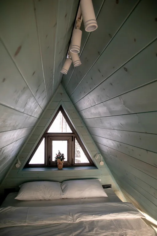 Уютный домик Синий A-Frame с террасой