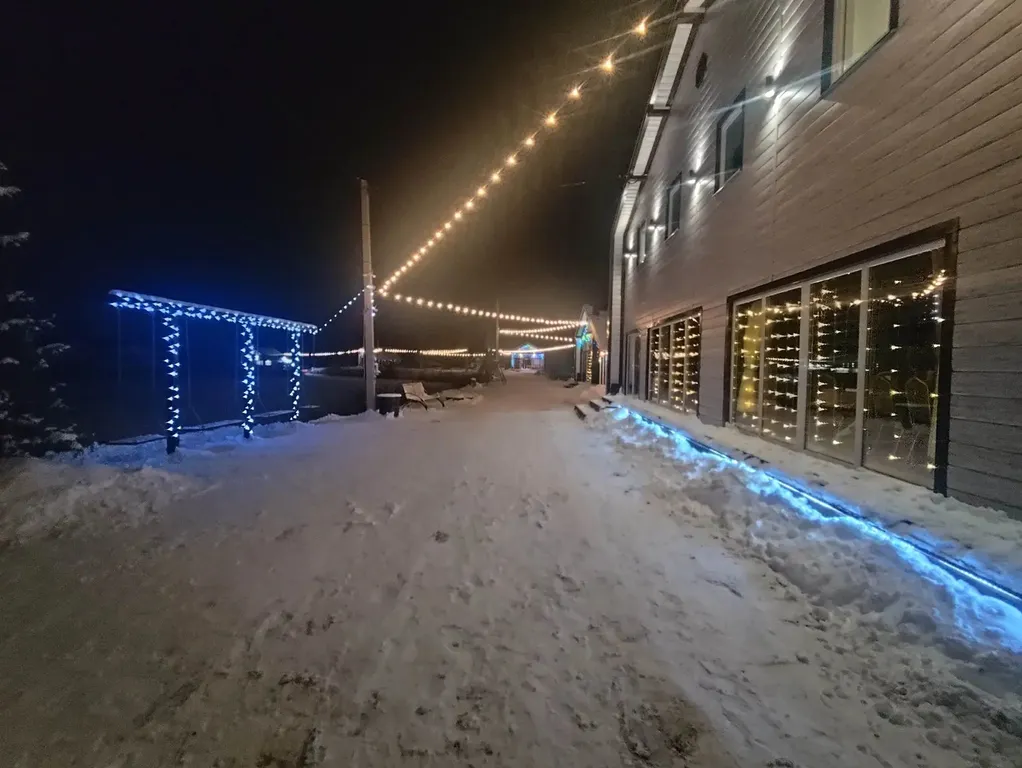 Дом отдыха на берегу озера