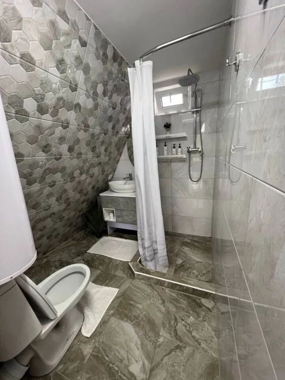 Коттедж Дом на первой береговой линии с видом на озеро номер Аб — Лабинск