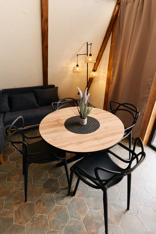 Место силы в лесу на берегу реки