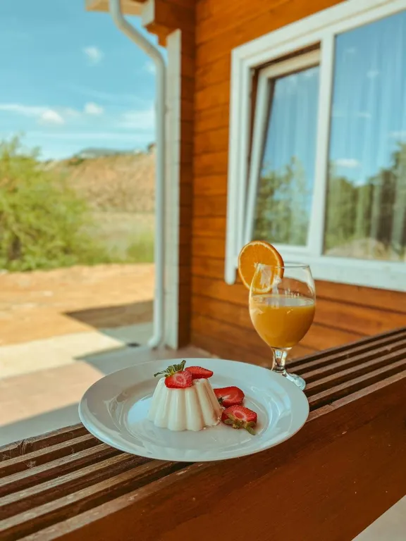 Охотничий домик у пруда