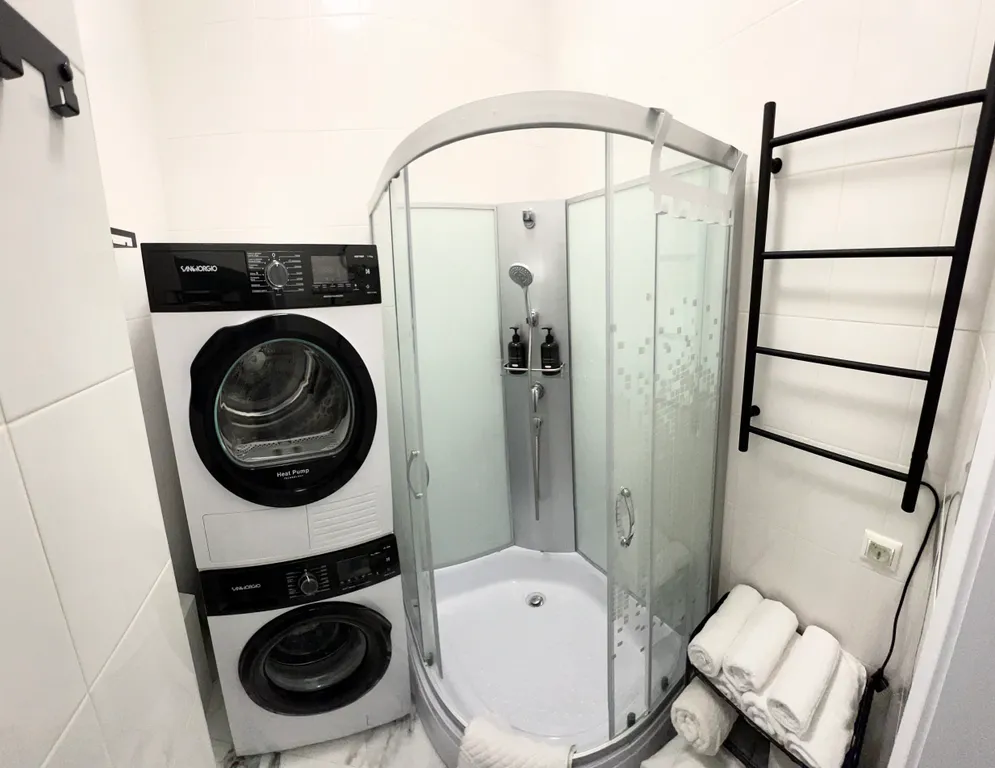 Квартира 4-комнатная Квартира — Москва