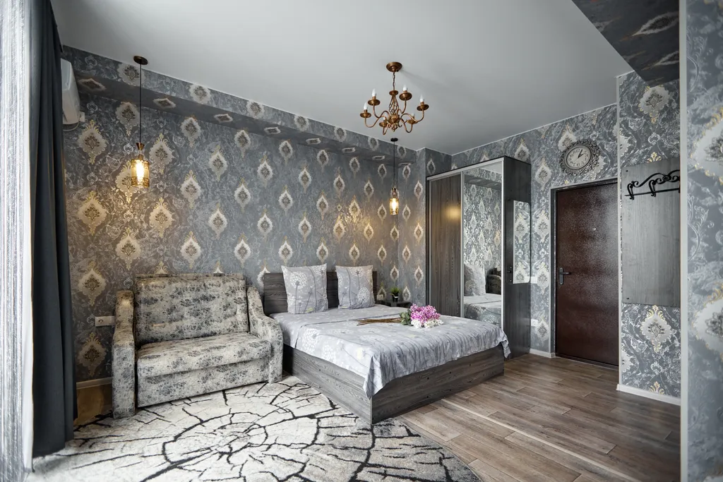 Студия с кованным балконом в историческом центре