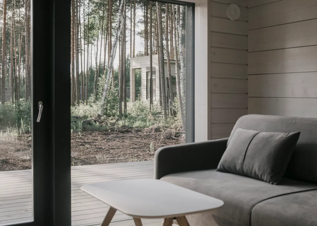 Загородный дом с просторной террасой и баней