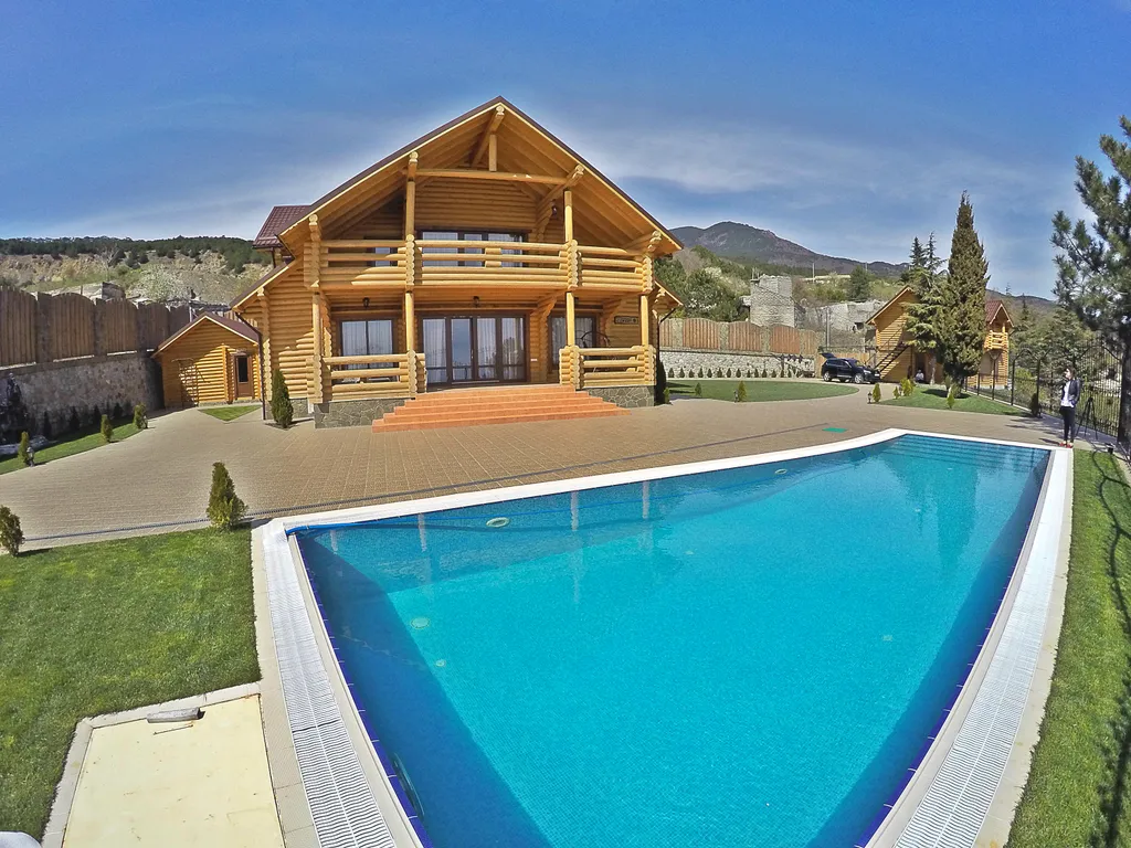 Дом с панорамным видом на море и гору Аю-Даг