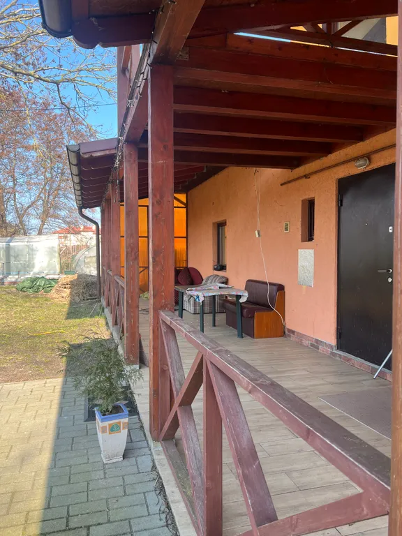 Дом на участке с прудом идеальное расположение у залива