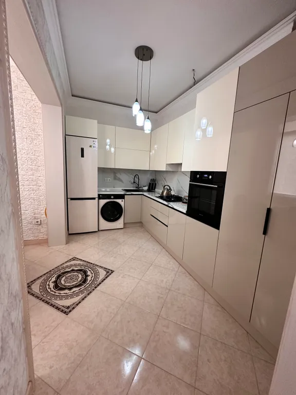 Квартира с двумя кондиционерами и вентилятором