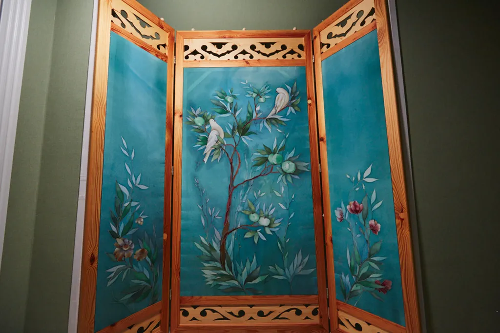 Уютный светлый дом в окружении природы