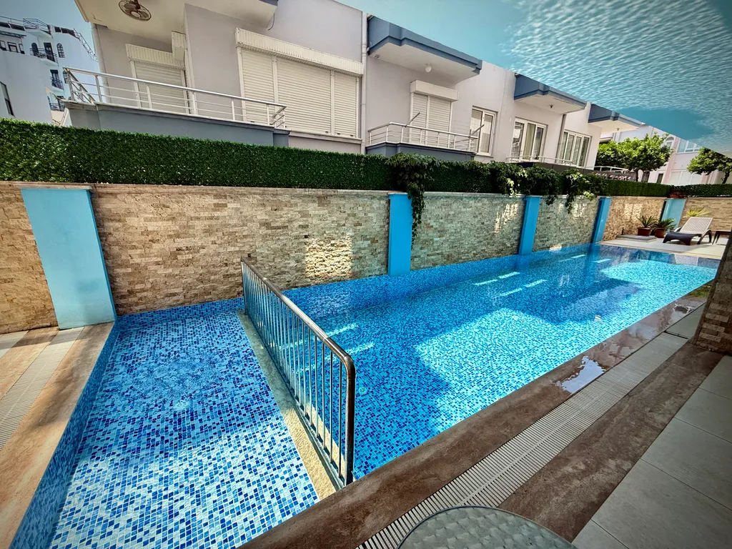 Sea View 2BD Flat 100m to the Beach