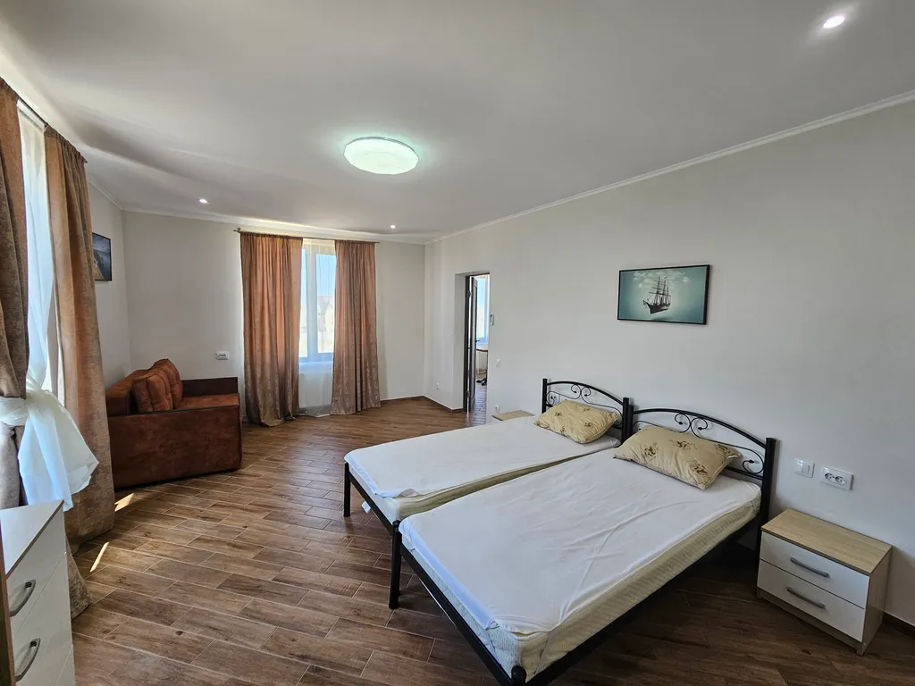 Коттедж Вилла с видом на море на 7-11 персон — Новоотрадное