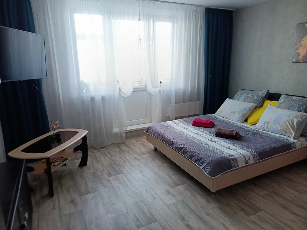 Большая, тёплая, уютная квартира с отдельной кухней в тихом районе