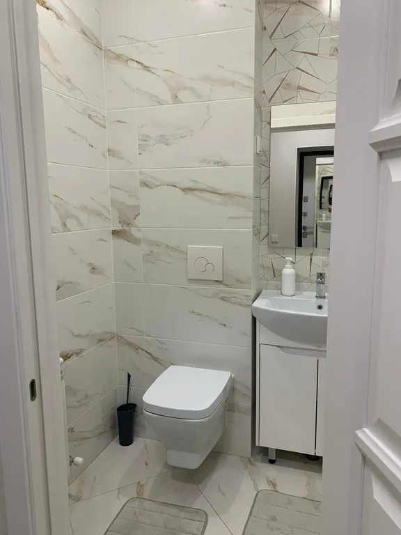 Уютная студия, в центре ленинского района, рядом набережная, сквер Зои