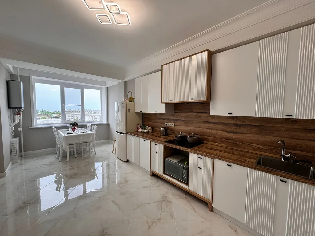 С видом на море уютная, новая квартира возле Анжи-Арены — аренда посуточно в Каспийск