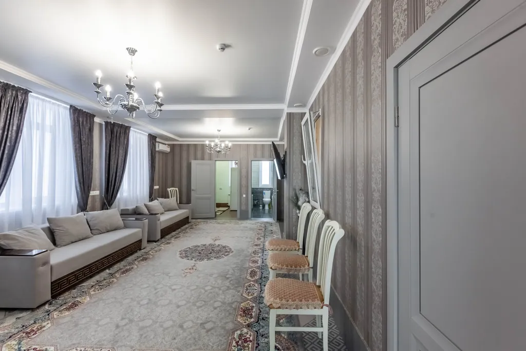 Трёхкомнатная квартира с евроремонтом в новом двухэтажном здании