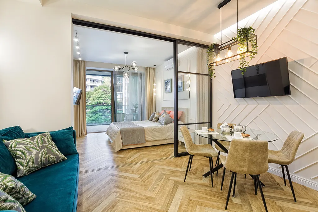 Студия с дизайнерским ремонтом в парковой зоне с террасой