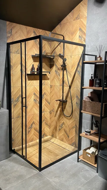 Дом с панорамными окнами и видом на лес