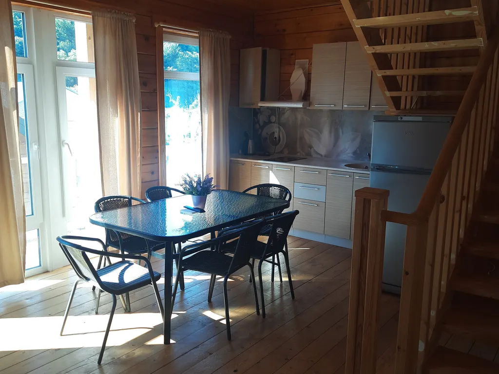 Коттедж сруб из сибирского кедра на 6 человек