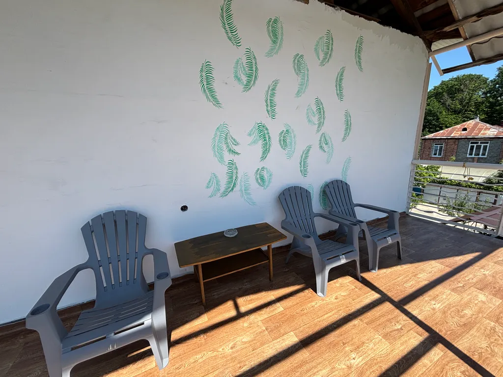 Коттедж Просторный дом в двух шагах от моря — Сухум