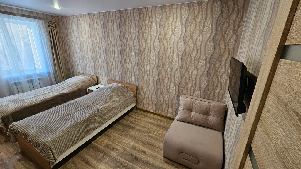 Семейное бунгало возле леса