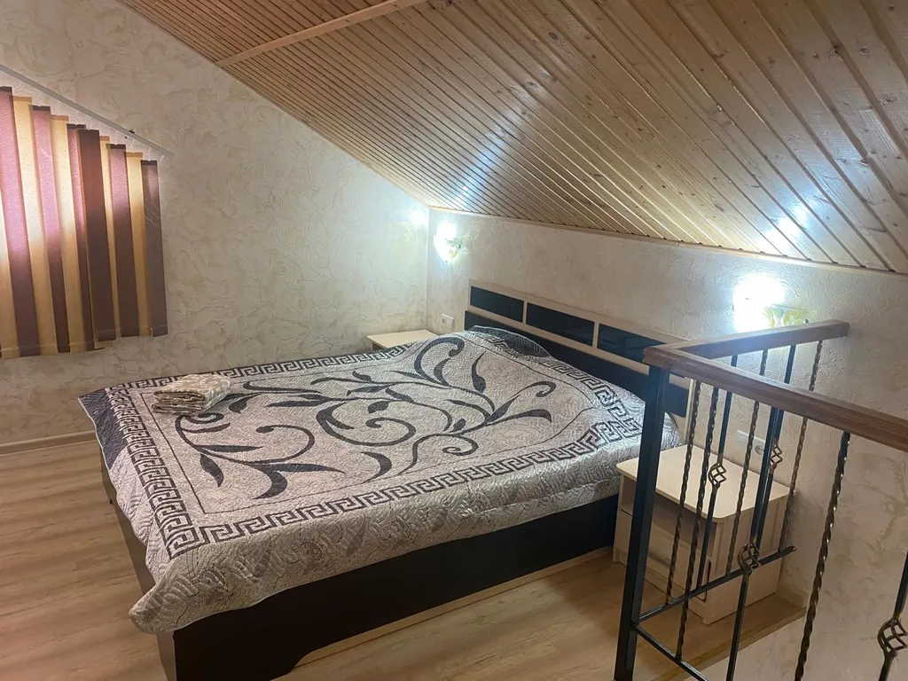 Уютный коттедж-таунхаус — аренда посуточно в Заозёрное