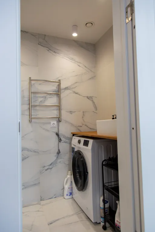 Большой дом с видом на озеро, 3 спальнями, сауной и детской площадкой