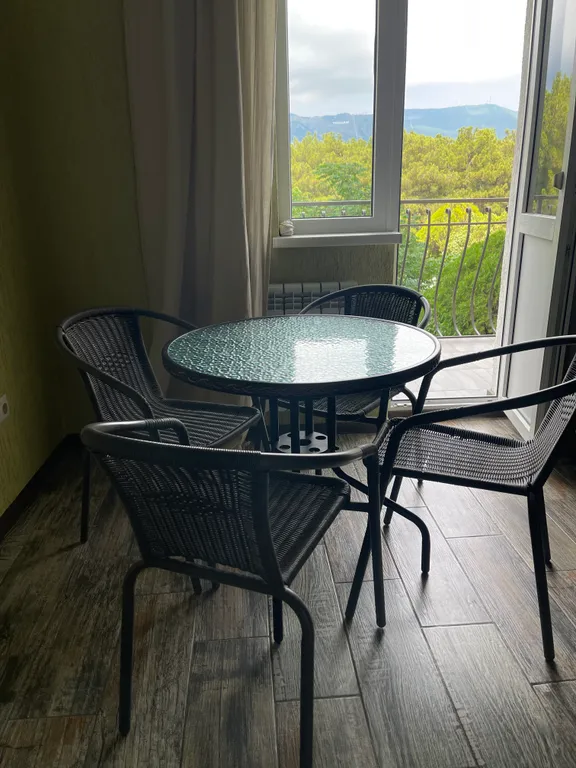 Квартира Апартаменты с видом на сосновую рощу и балконом 2 этаж — Геленджик