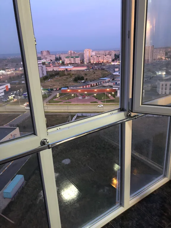 Дизайн-студия с барной стойкой