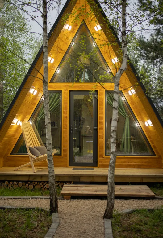 Треугольный дом