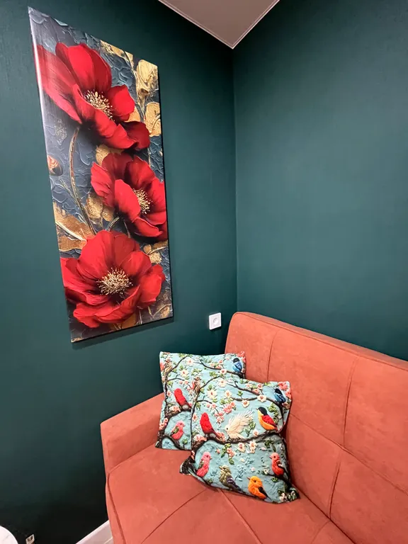 Студия в центре с дизайнерским ремонтом и балконом Город в городе